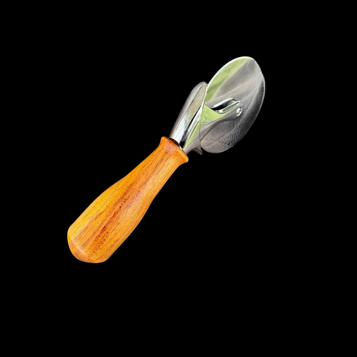 Second view of the Red Canary pizza cutter and its 4 inch blade