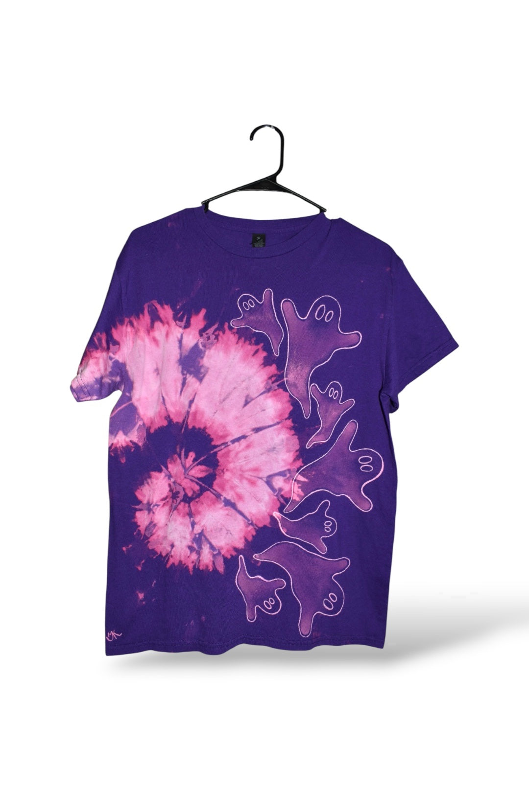 Medium unisex upcycled t-shirt carrying the Specter design by Relax And Dream